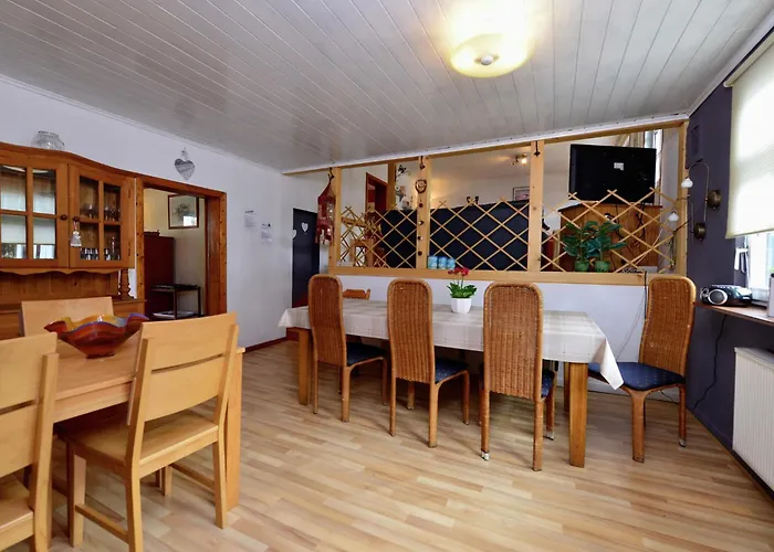 Grosszuegige In Olsberg-elpe 度假居