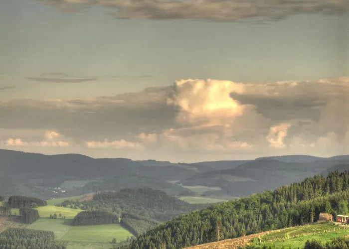 度假居 Grosszuegige In Olsberg-elpe Elpe